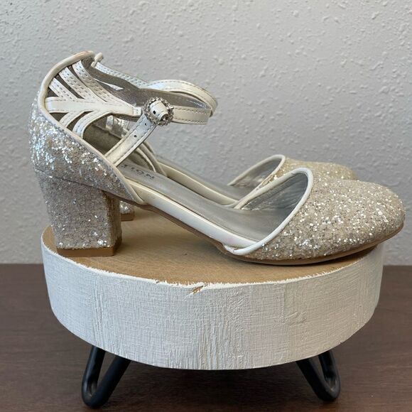 Kenneth Cole Reaction Sarah Shine Heels Size 1M EUC - Picture 1 of 7